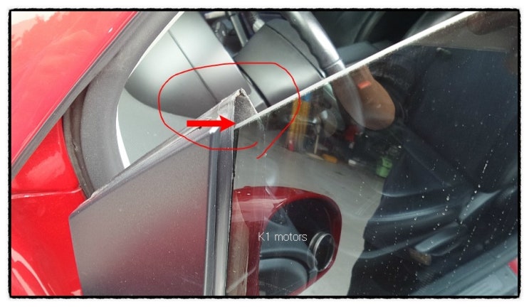 폭스바겐 뉴비틀 카브리오 운전석 문을 열면 창문이 조금 내려가는 기능 고장 K1모터스