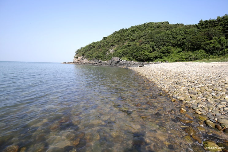 덕적도의 조용한 해변 '목섬'