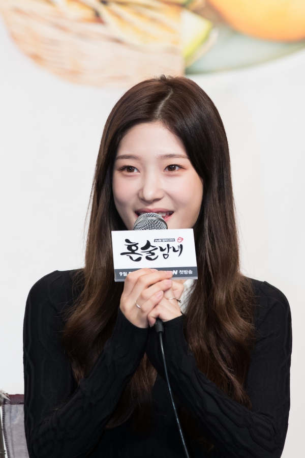 다이아 채연 :: 정채연 : 혼술남녀 : 정채연 헤어: 정채연 메이크업 : 순수 이야기점: 다이아 채연 :: 정채연 : 혼술남녀 : 정채연 헤어: 정채연 메이크업 : 순수 이야기점: