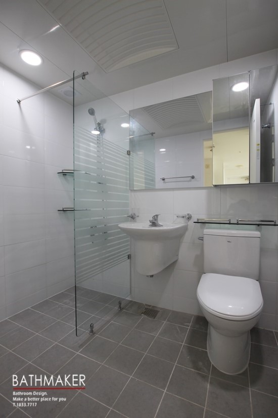 실용적인 가격대의 아파트 욕실리모델링 시공하기 - 올 화이트 욕실 