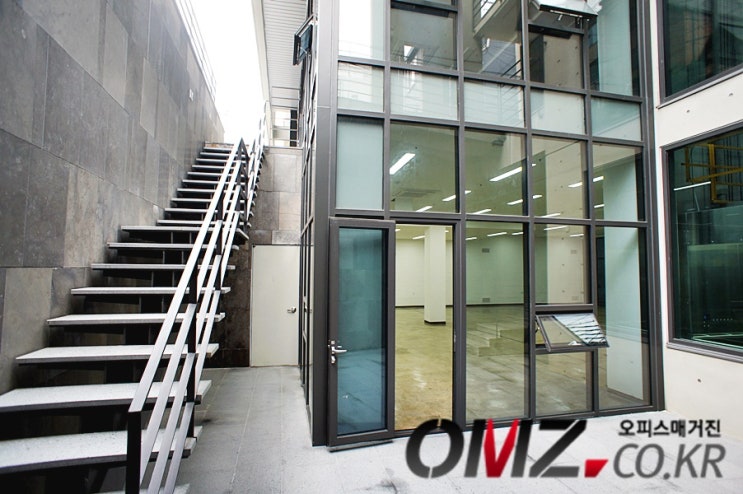  역삼동 신축 스튜디오임대 - 선큰구조, 층고4