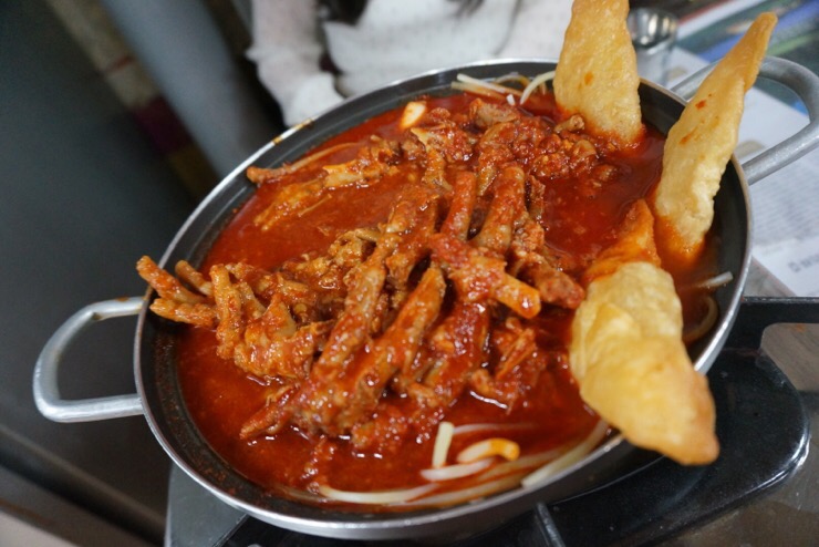 <b>백종원</b>의 3대천왕 신당동 매운 국물 닭발 우정닭발 맛봄