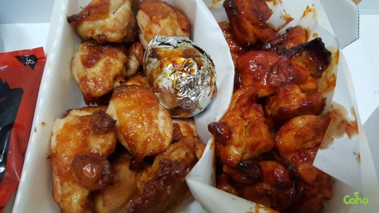  굽네 볼케이노 순살 반반으로 즐겨요~