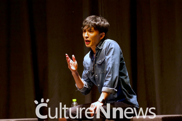 연극 '함익' 윤나무, "연우가 바라보는 햄릿, 새로웠다" 연극 '함익' 윤나무, "연우가 바라보는 햄릿, 새로웠다"