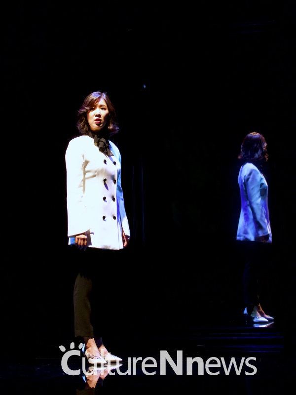 연극 '함익' 최나라, "햄릿, 수많은 고민과 갈등을 겪은 고독한 인물" 연극 '함익' 최나라, "햄릿, 수많은 고민과 갈등을 겪은 고독한 인물"
