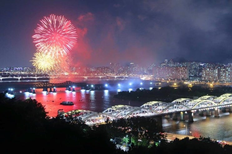 [서울세계 불꽃축제] 용봉정에 올라 서울의 야경을 품다