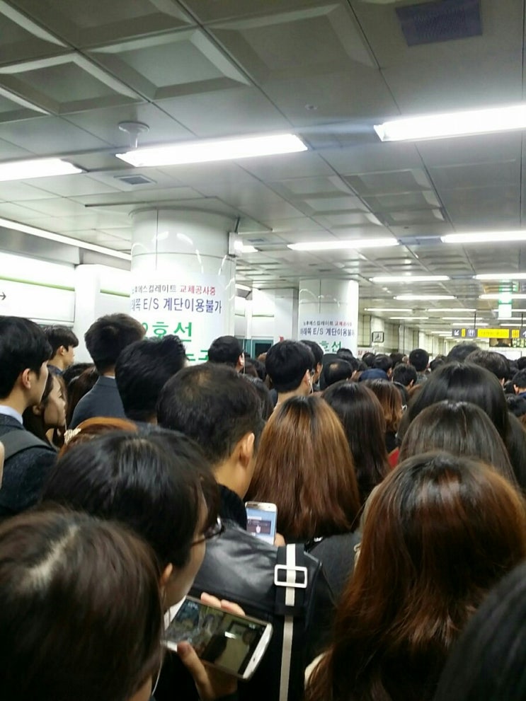  건대입구역 7호선->2호선 에스컬레이터 고장/노후에스컬레이터 교체공사