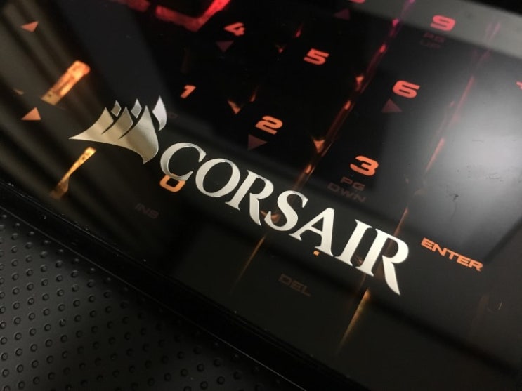 Corsair K70 키보드 루프 2차 공구