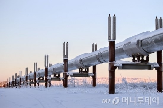 국제유가, 산유국 감산 협상 '교착상태'…WTI 2% 급락 국제유가, 산유국 감산 협상 '교착상태'…WTI 2% 급락