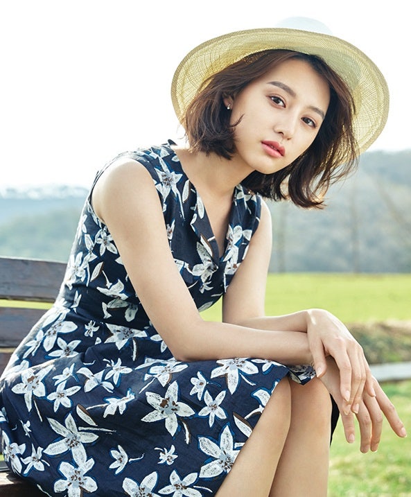 김지원 머리 나이 키 가족관계 작품활동 그녀의 모든것!