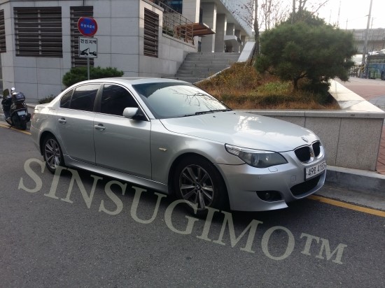  #BMWE60,M룩도색~ 뒤범퍼 제외 ㅋㅋ 머플러땜시.^^ 쌍마자동차 대놓고 칭찬이에요 ^^ 