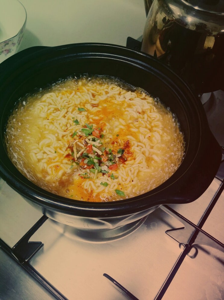  겨울엔 뜨끈한 라면!