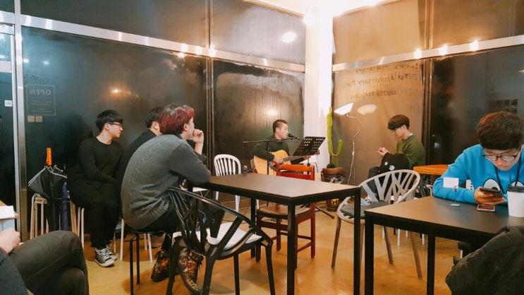 버스킹 큰학년 Stay with me 카페공연