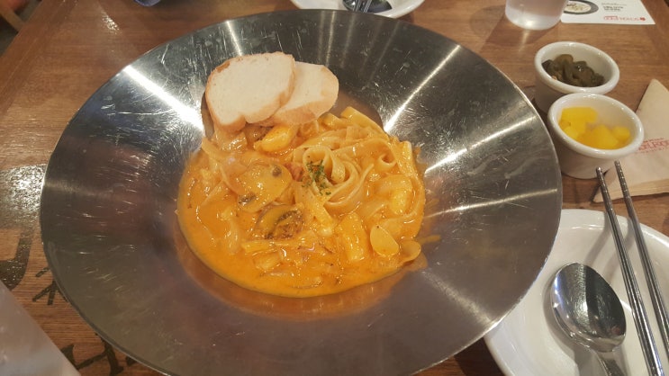  맛집이라 쓰고 밥집이라 읽는다 - 8. 여의도IFC 스쿨푸드, CGV 고메팝콘