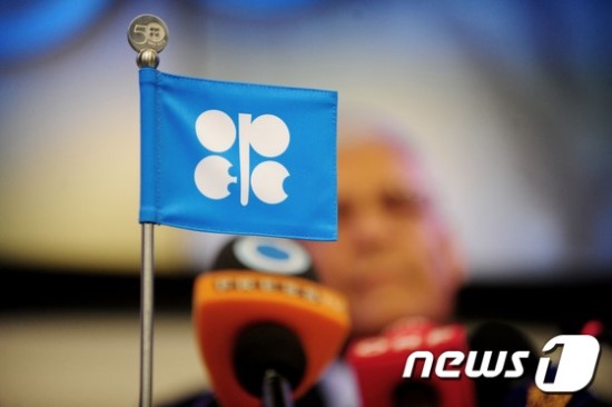 OPEC 감산 실패하면…"유가, 돌이킬 수 없는 폭락 - "9월 알제리 합의 때보다 시장환경 더 악화"