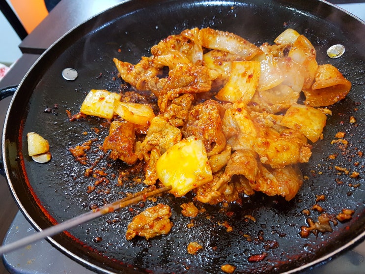  서울 망원동 '만복기사식당' 김치찌개, 고추장불고기