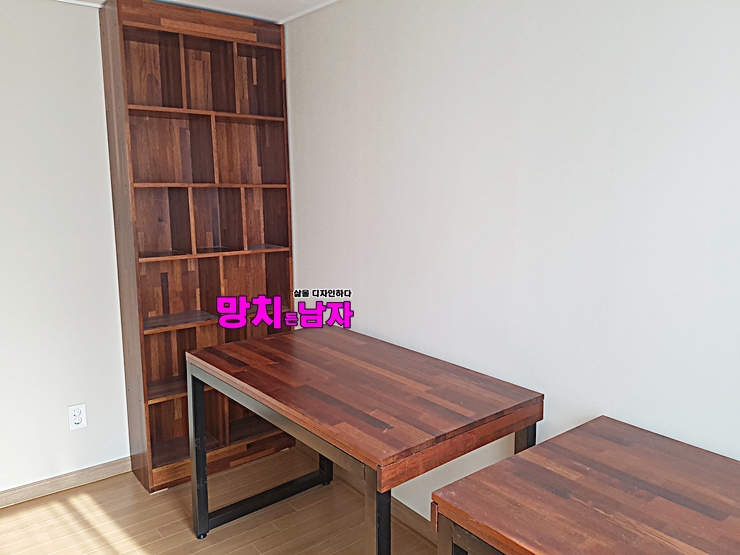  테크노폴리스 현풍 대구 경산 경주 청도 칠곡 멀바우 책상 책장 테이블 티비 다이 식탁 원목 책상 철제가구 철제프레임 원목 철제책상 [망치든남자]