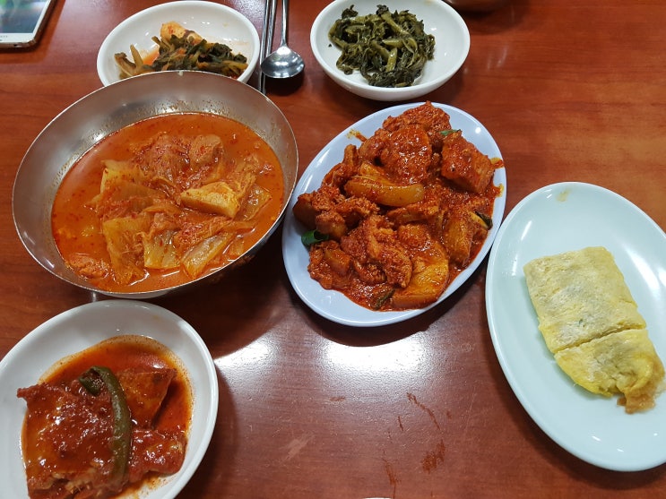  서울 도화동/공덕역 '굴다리식당' 김치찌개, 제육볶음