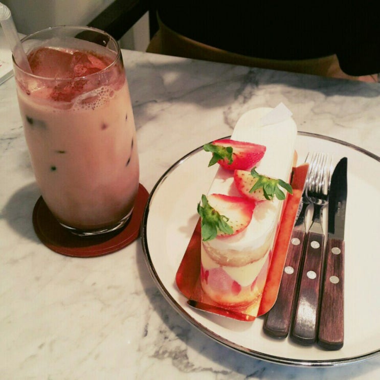  [홍대 연남동 카페] deweet 디저트가 너무 맛있는 집!