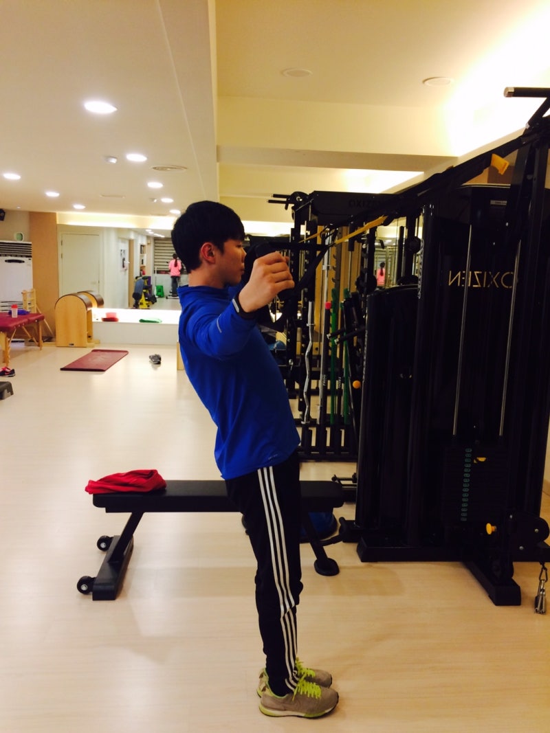 남자의 상징 어깨! 어깨 운동 TRX를 이용한 - T레이즈 : 네이버 블로그