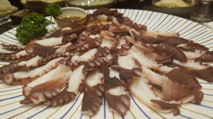  상암동 초우일식에서 피문어 연포탕과 함께 송년회 했어요!