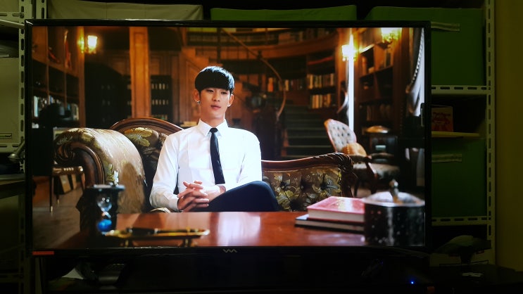 김수현 또? 거기에? 살아있네 ~의리!