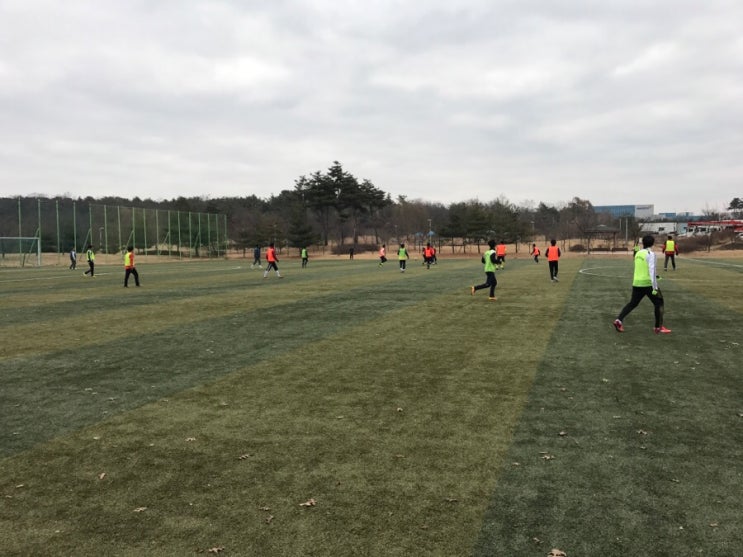  아산테크노밸리 둔포이지더원조기축구회