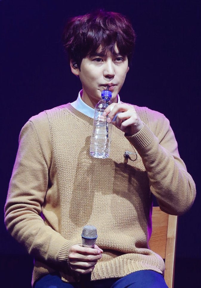 [규현]넘나 귀여운 규현 보조개 보쟈 여러분♡ (규현 보조개 사진모음)