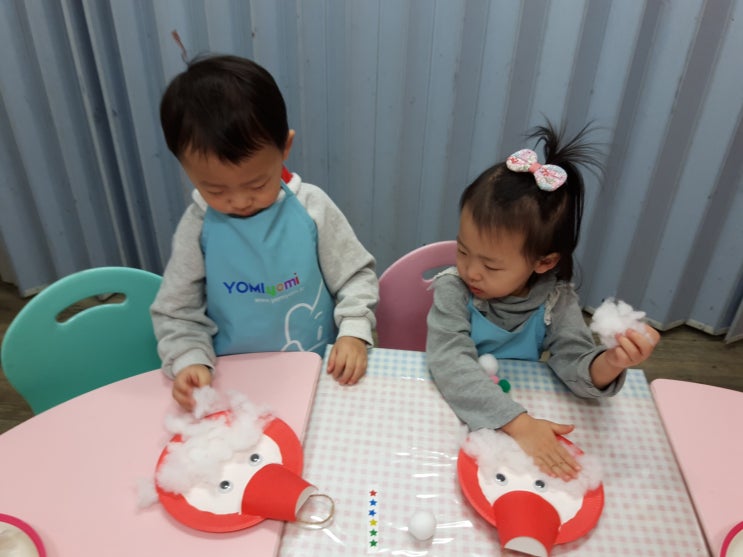  크리스마스케잌과 산타할아버지(3세)