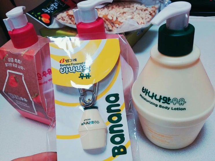 올리브영 라운드어라운드 바나나우유 & 딸기우유 바디워시 & 로션 올리브영 라운드어라운드 바나나우유 & 딸기우유 바디워시 & 로션