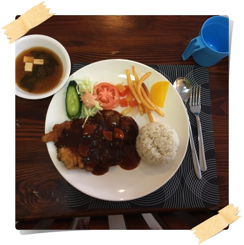  필리핀 홈스테이 크리스마스 케익과 수제돈까스~