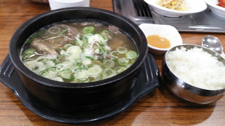 청주 에서 갈비탕 먹다.