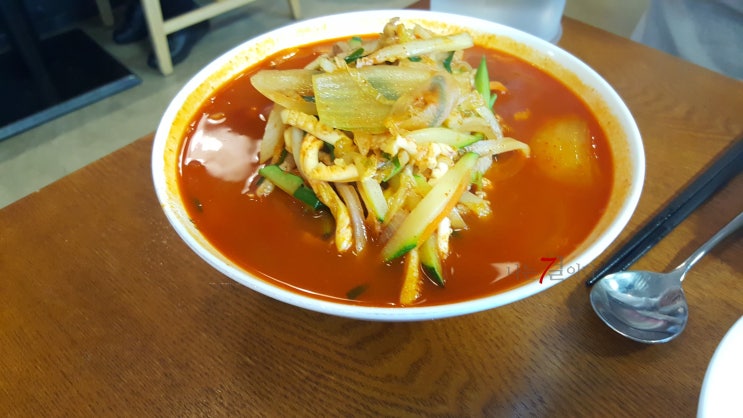  맛집이라 가보니? 초마짬뽕,초마유니짜장 맛이 궁금해요? 그 맛 은? 음....