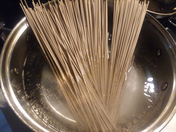  엄마표 비빔국수 맛나게 먹었어요!