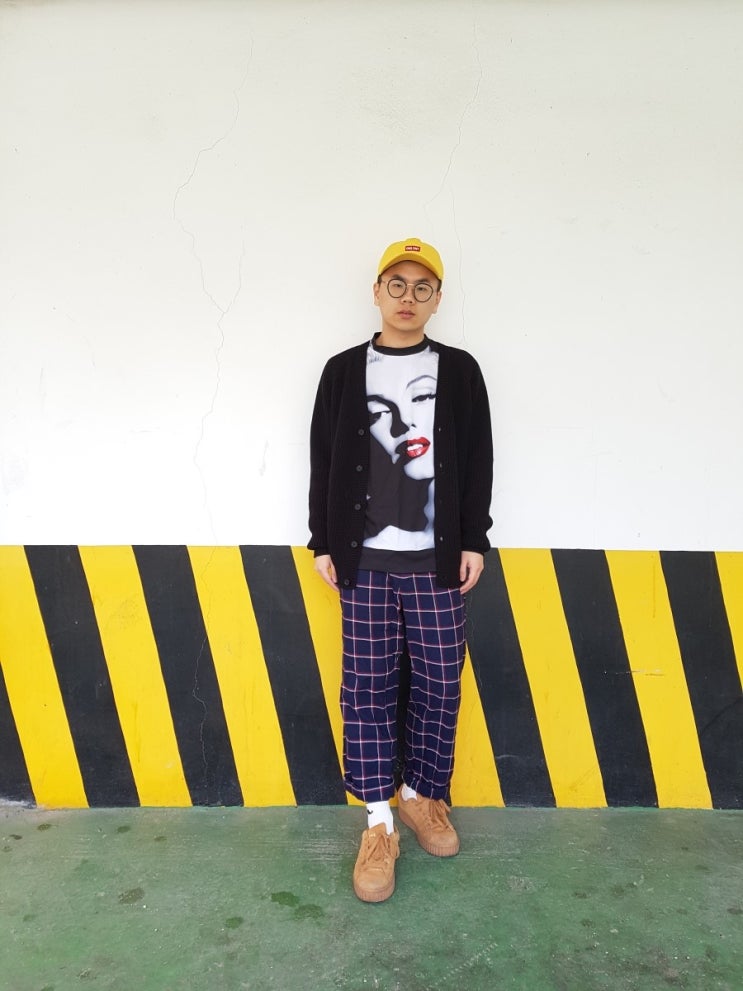  [데일리룩 #47]  풀 프린팅 맨투맨 & 스트라이프 팬츠로 스트릿룩 코디하기