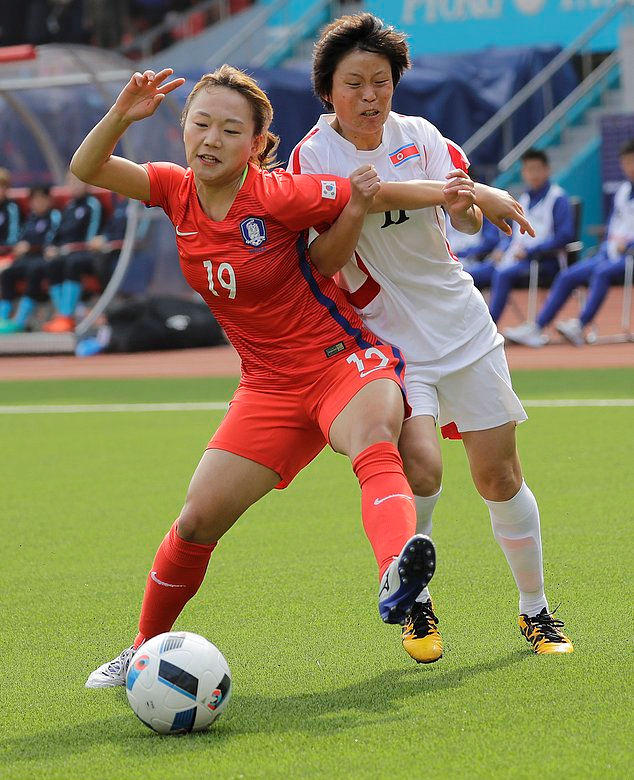 남북한 여자축구 1대1 무승부...<b>장슬기</b> 천금같은 <b>동점골</b>