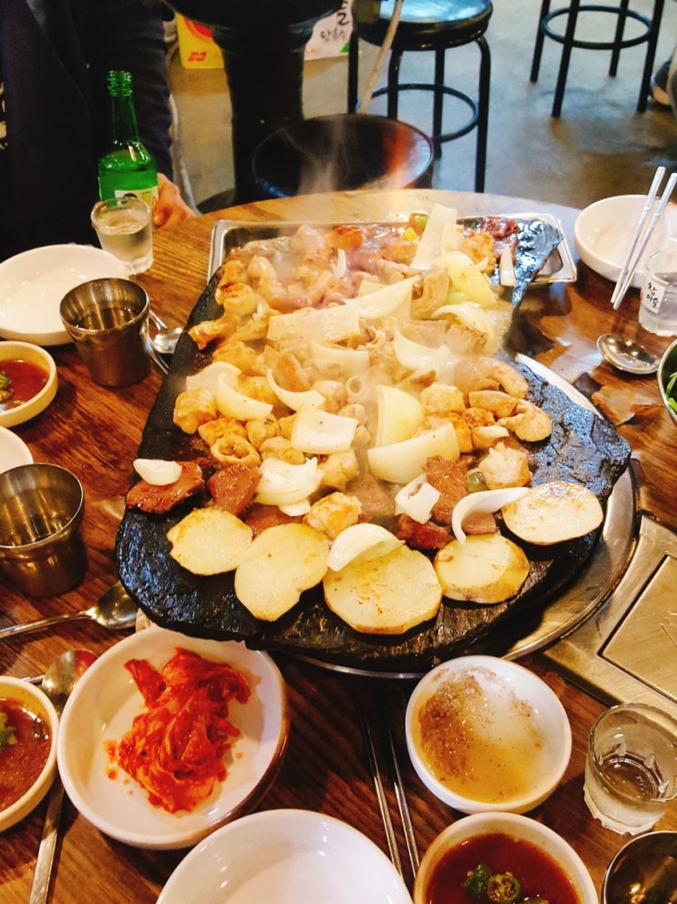  황소곱창에서 폭풍흡입을^^