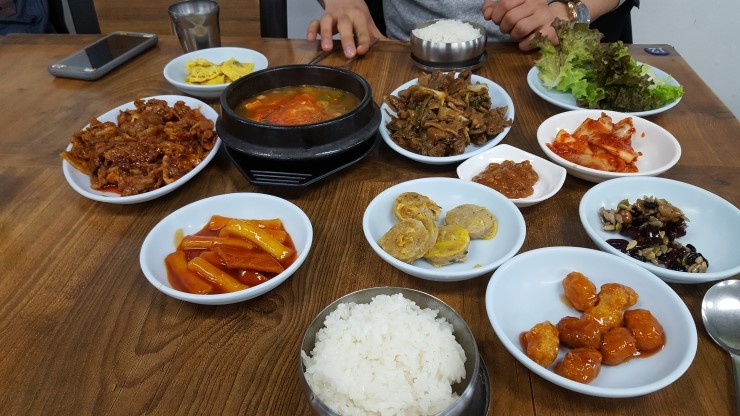  까치분식 