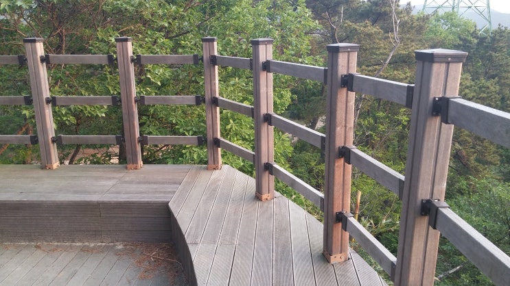 법면부 경사로 필로티구조 조망 야외 데크 설치 시공 공사 사례 법면부 경사로 필로티구조 조망 야외 데크 설치 시공 공사 사례