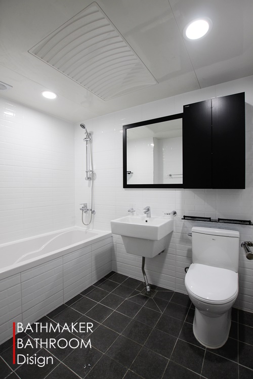 벽돌무늬 기본형 타일로 시공한 남양주 퇴계원 신현대아파트 욕실 리모델링 시공후기, 넓은 욕실 공사, 화이트 욕실
