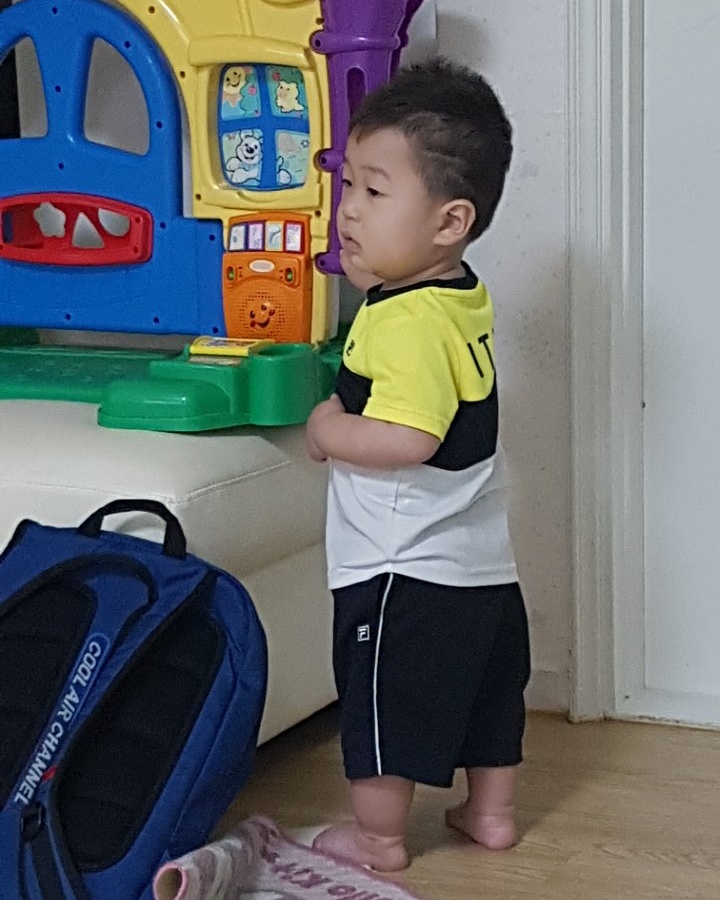  다리가 짧은게 아니라 상체가 긴거다