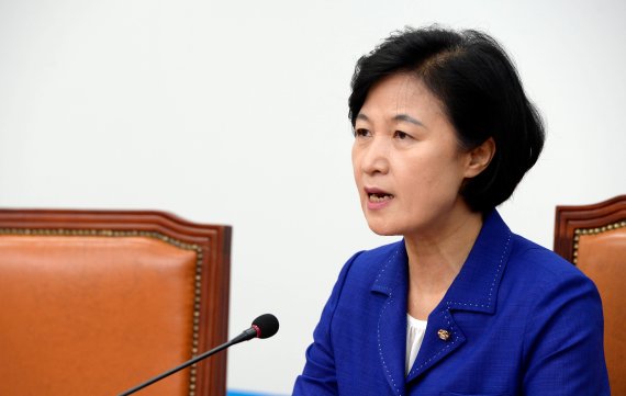 [파이낸셜뉴스] 추미애, '文정부 호평'에 "자만 경계하고 더욱... 