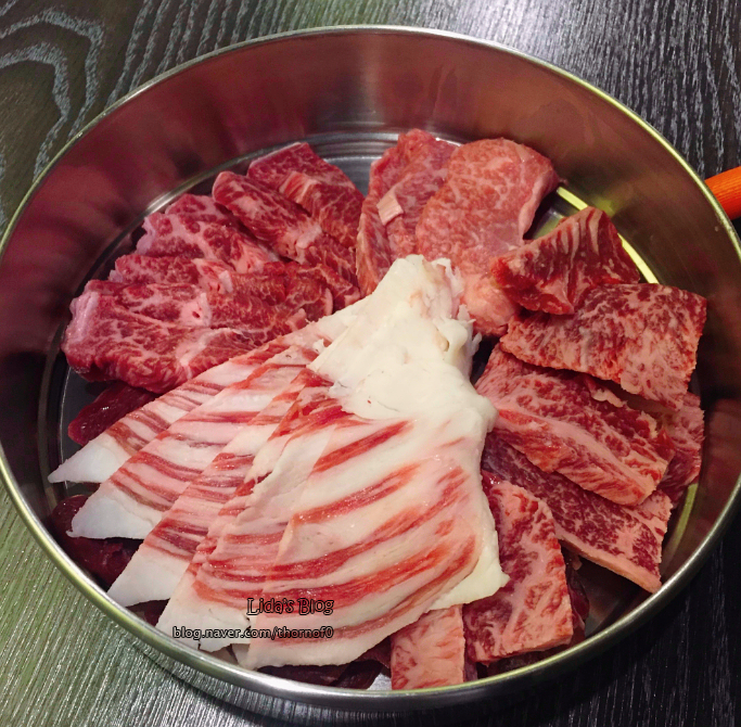 한남동 가성비 고기집 '우정' 회사 회식으로 딱 맞는 숯불구이 한우집