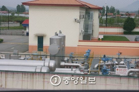 "北, 유류 사재기 극심…휘발유·경유 값 급등"…中 대북제재 효과 거두나 "北, 유류 사재기 극심…휘발유·경유 값 급등"…中 대북제재 효과 거두나