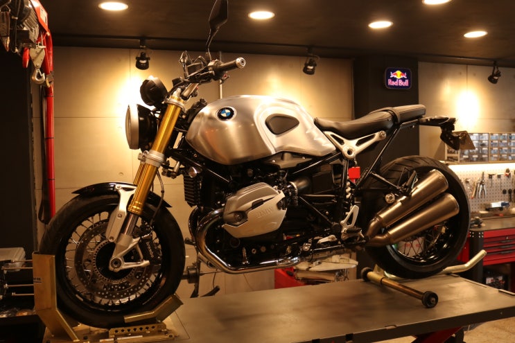  BMW 알나인티 작업중 - [바이킹넷 대전점 길스개러지]
