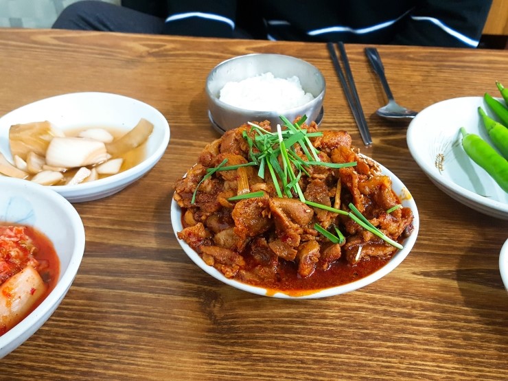  경대쪽문 예전 손 칼국수 