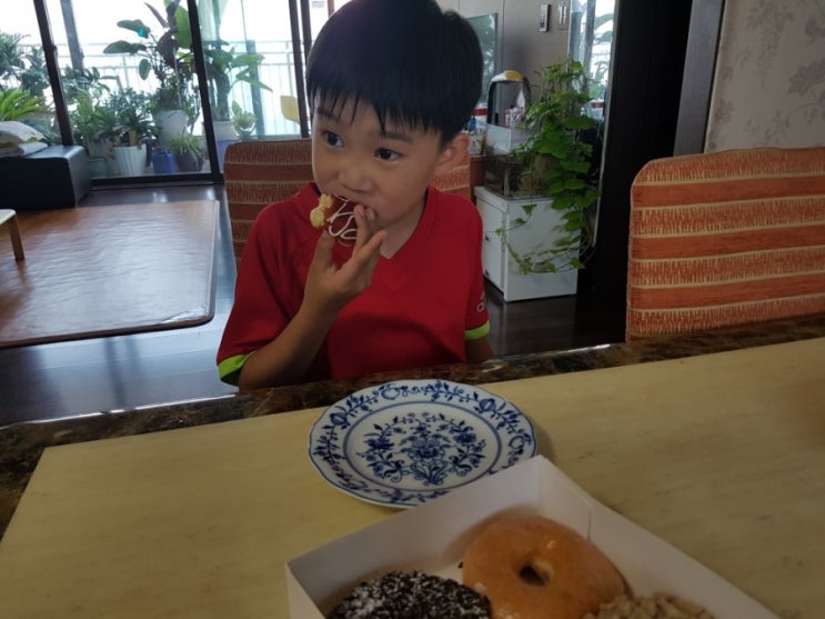  크리스피 크림 도넛 맛나유~~!
