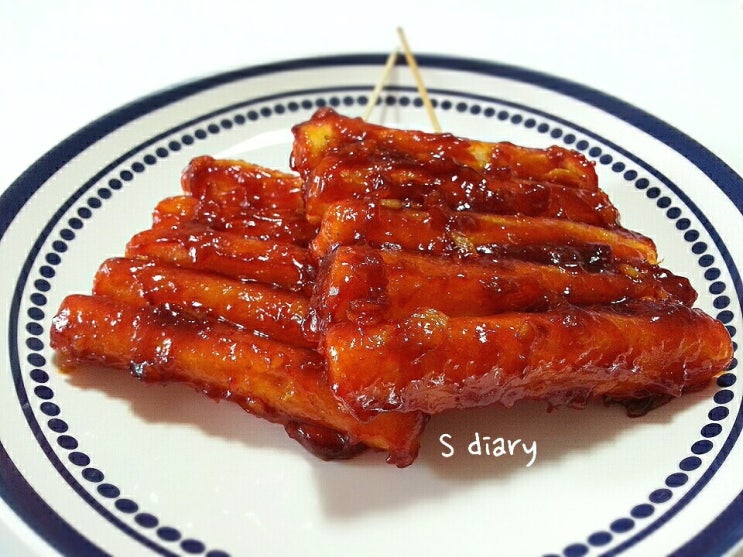  새콤달콤 떡꼬치 / 떡꼬치 소스 만들기 어릴 때 먹던 그 맛 그대로..