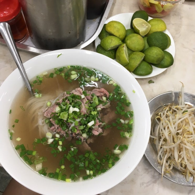  베트남 한달살기 +호치민 13일차 쌀국수맛집,교회가기,서점,시장조사-플리마켓,다이아몬드플라자 샤브샤브