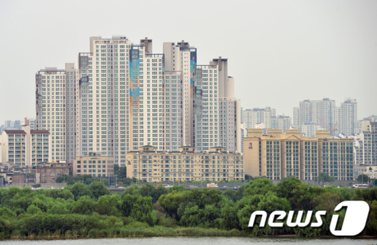 20일부터 집주인 동의 안 받아도 전세금 보장 보험 가입 - 보험업법 시행령 개정…서울보증보험이 집주인 정보 처리 20일부터 집주인 동의 안 받아도 전세금 보장 보험 가입 - 보험업법 시행령 개정…서울보증보험이 집주인 정보 처리